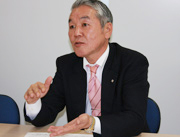 取締役営業本部長 荻野 進氏