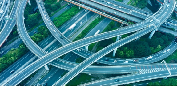 クルマの安全を支えるシステム開発